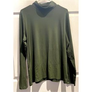 ‼️PRE-OWNED‼️ Women’s long sleeve turtle neck tee